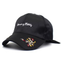 Personalizar los sombreros de satén Mujeres Sun Hats Borded Logo bordado